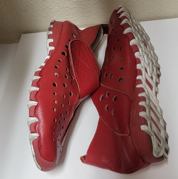 Litfoot Italian Leather velcro close sneaker. Red. EU size 39 (US 8.5-9). - Picture 2 of 8